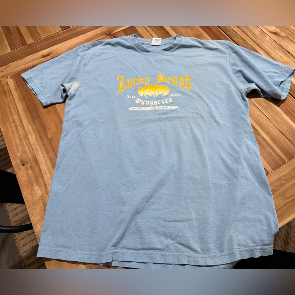 Lucky brand men’s Y2K tshirt medium